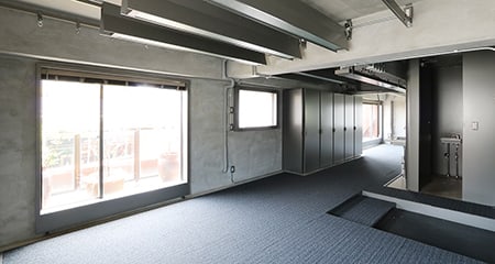 南青山オフィス｜PRADA至近 無機質内装の空間